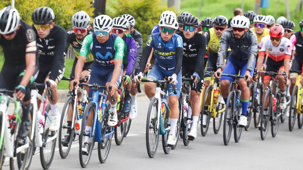 Los derrumbes también afectan la Vuelta a Colombia