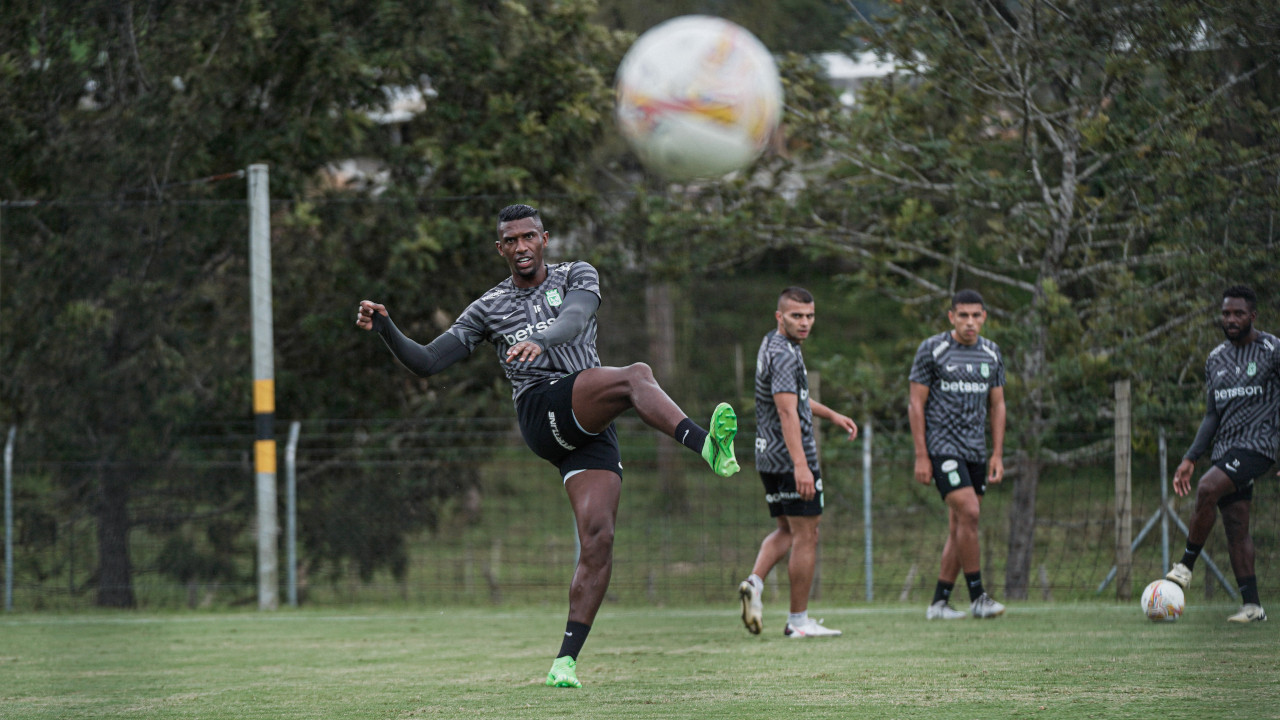 Atlético Nacional hizo oficial la salida de Sergio Mosquera y Carlos Sierra