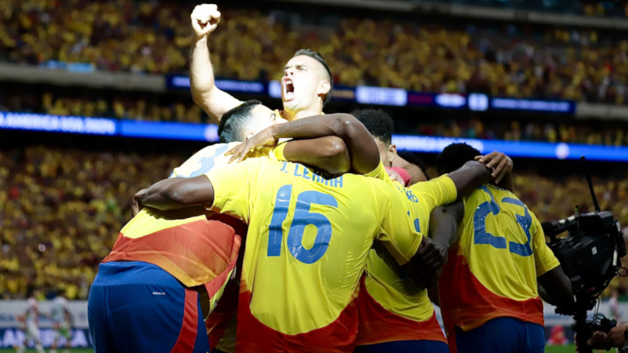 2-0. Primer tiempo: Con la magia de James Rodríguez, Muñoz y Lerma ponen a ganar a Colombia