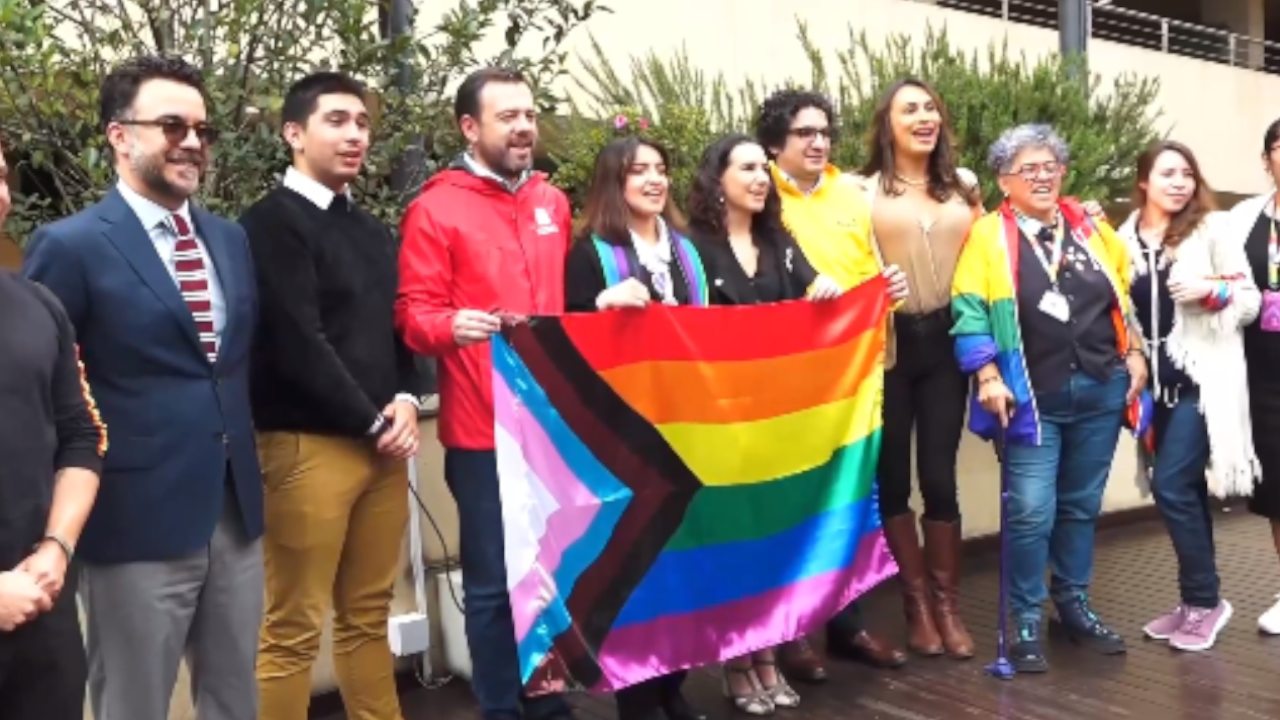 Bogotá celebra la diversidad con izada de banderas LGBTI 