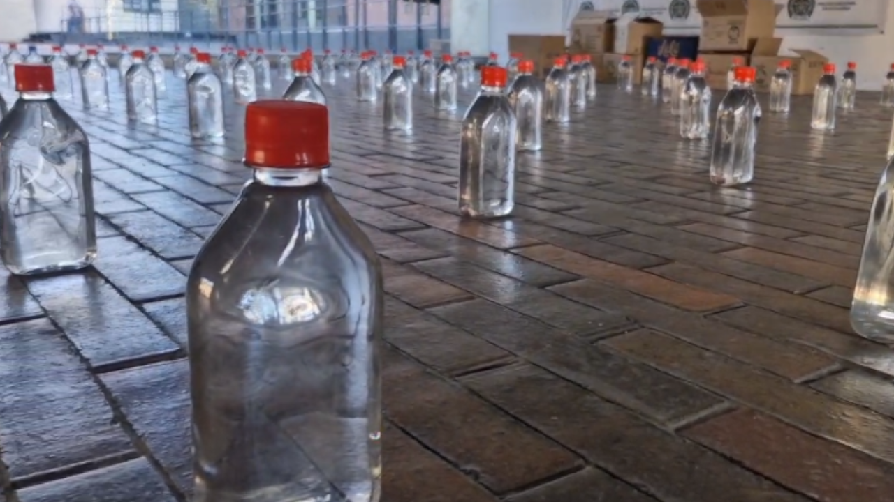 Fábrica clandestina comercializaba botellas de licor adulterado