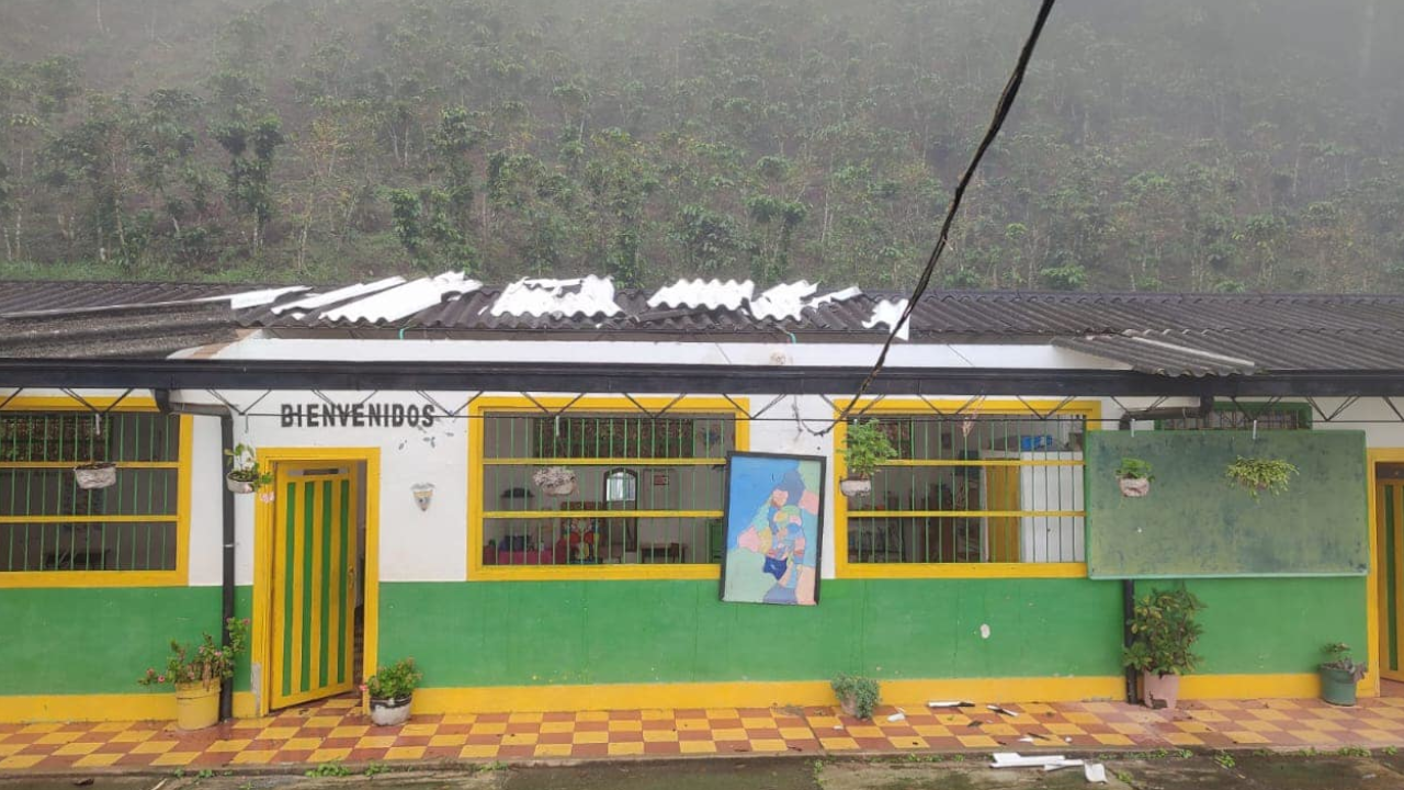 Fuerte vendaval en Támesis deja devastación en cuatro veredas