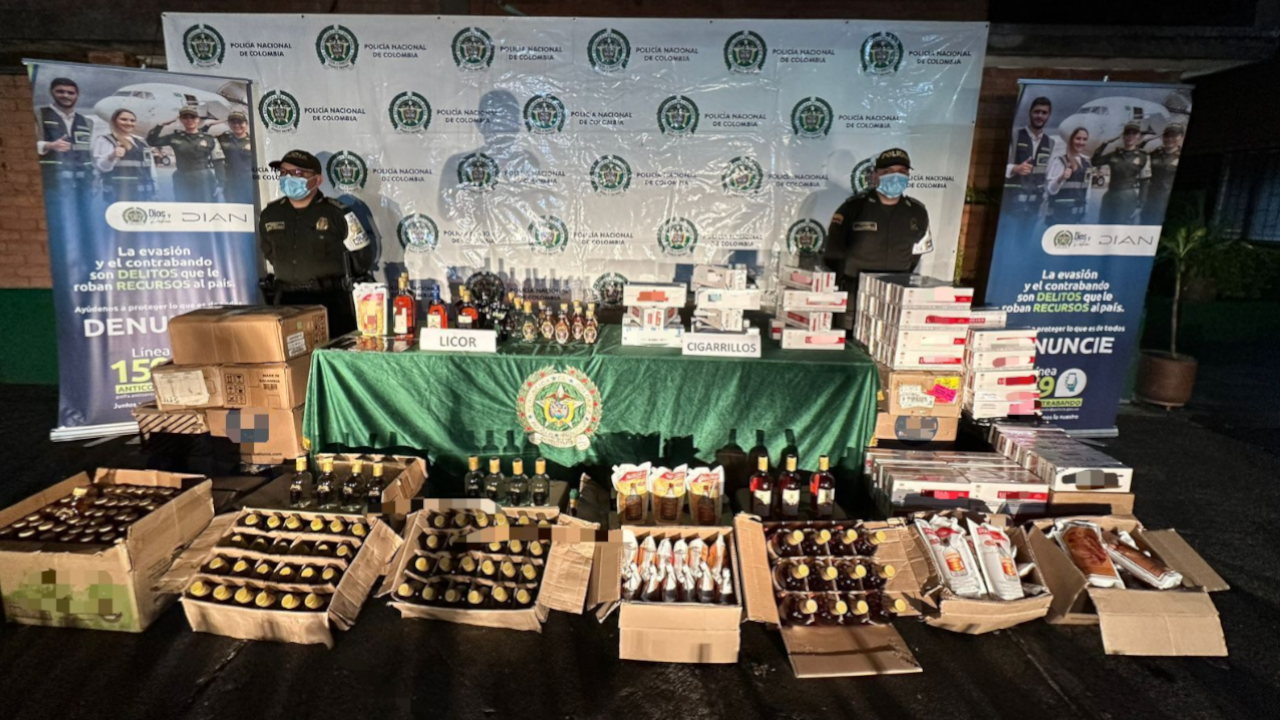 Incautaron más de 2 mil botellas de licor y cajetillas en Medellín