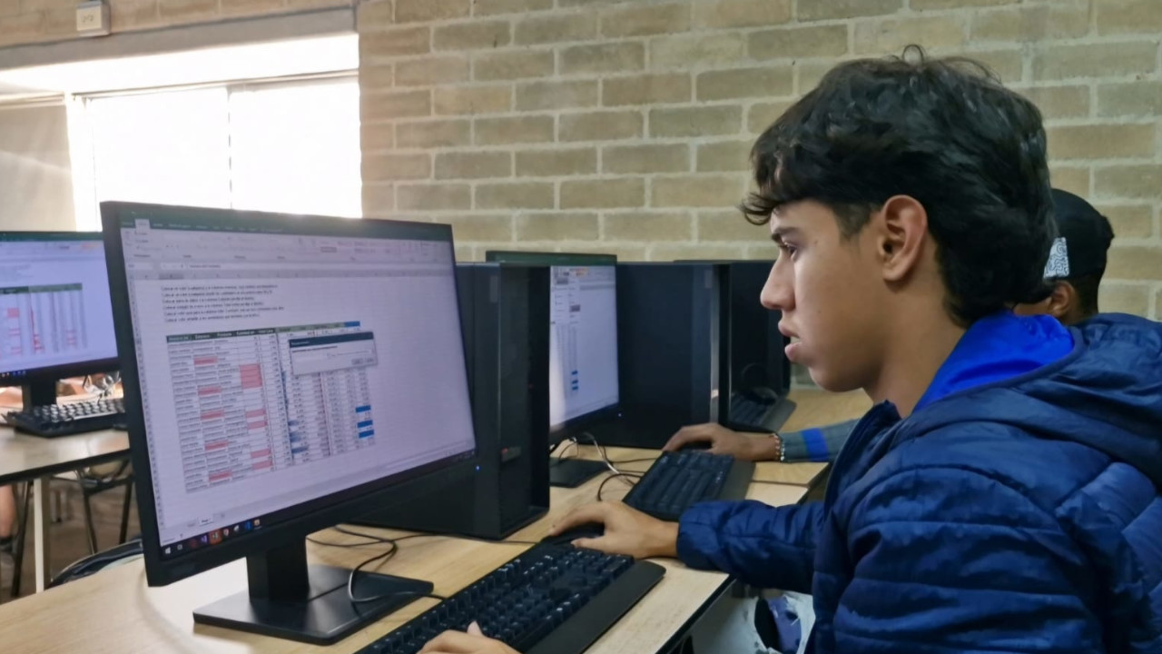 Jóvenes del programa Medellín Solidaria, recibirán formación para el trabajo