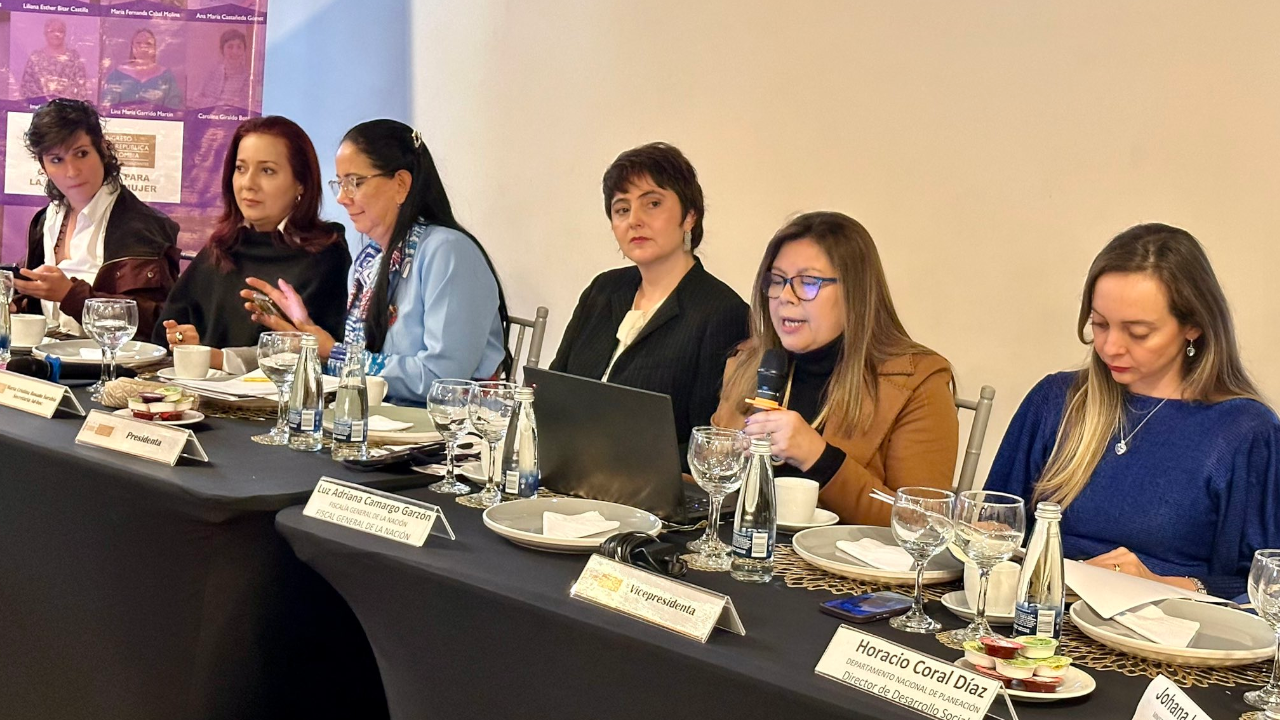 La fiscal general propone medidas para casos de feminicidio y oportunidad temporal para acusados