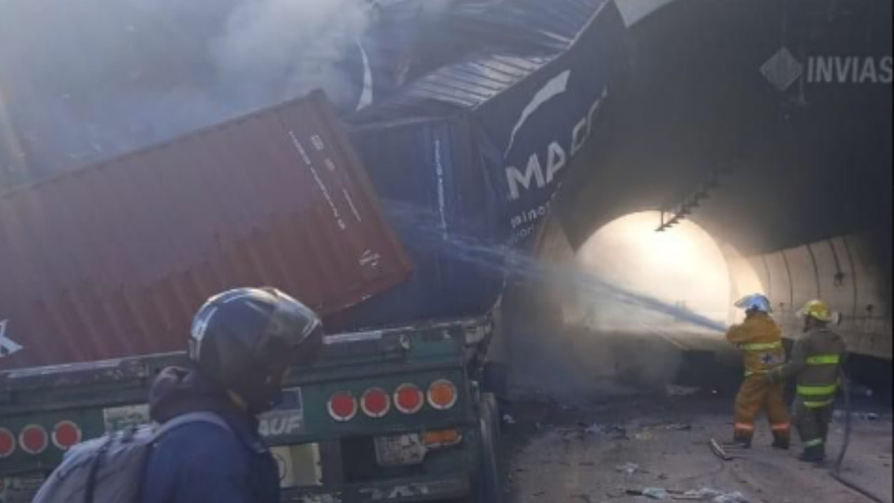 Camión se estrelló y se incendió en La Línea: cerrada entre Calarcá y Cajamarca