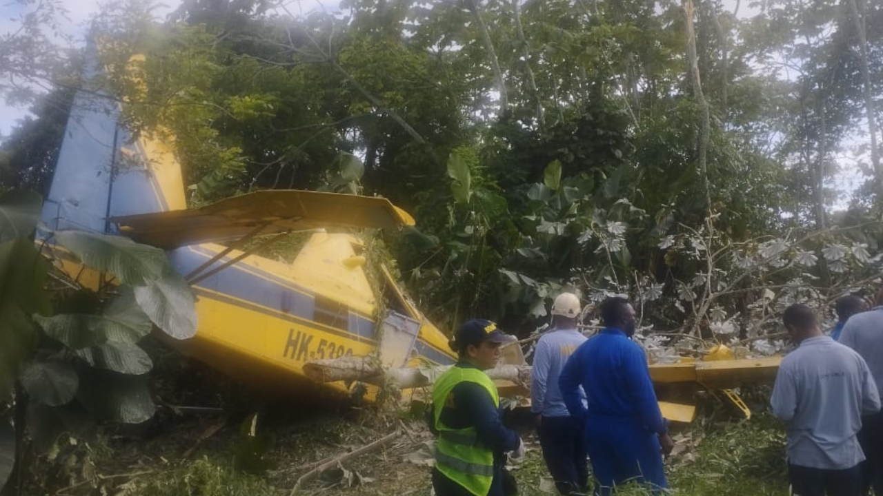 Avioneta de fumigación se accidentó mientras sobrevolaba una finca en Urabá: El piloto quedó herido