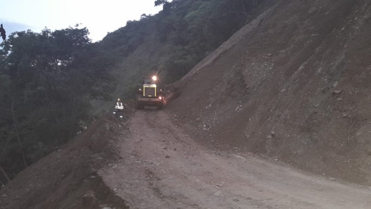 paso a un carril en la bolombolo santa fe de antioquia