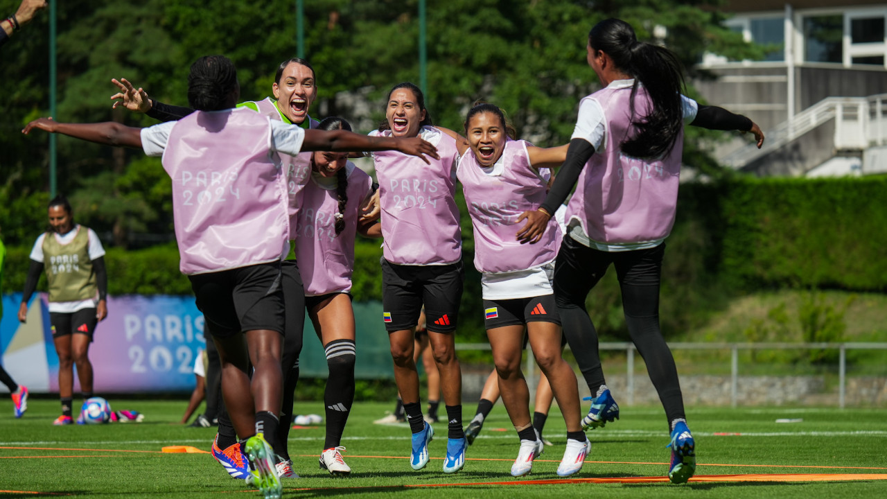 ¡Listas para el debut! Colombia femenina arranca contra Francia