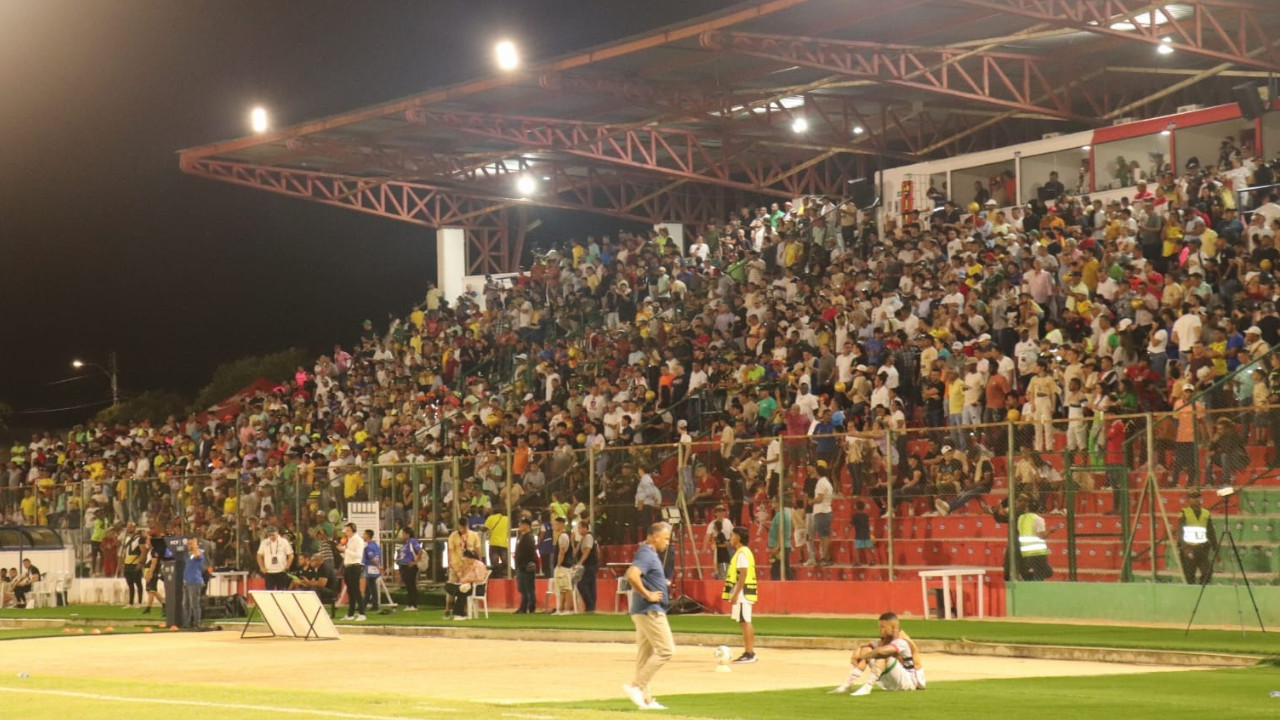 Águilas llenó el estadio de Sincelejo