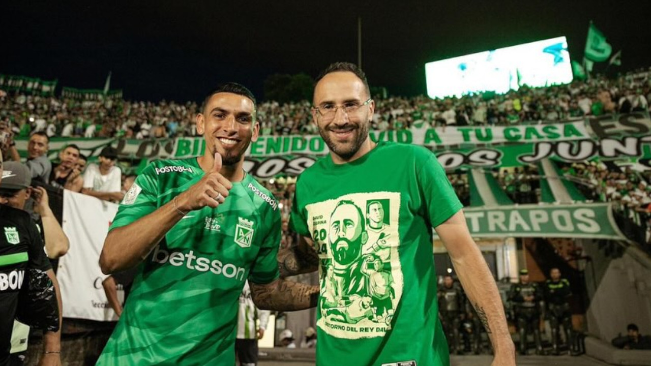 Muñoz y Ospina: dos hinchas de lujo en la fiesta verdolaga en el Atanasio