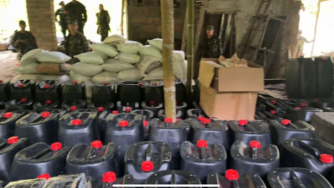 Desmantelan siete laboratorios del Clan del Golfo en Barbosa