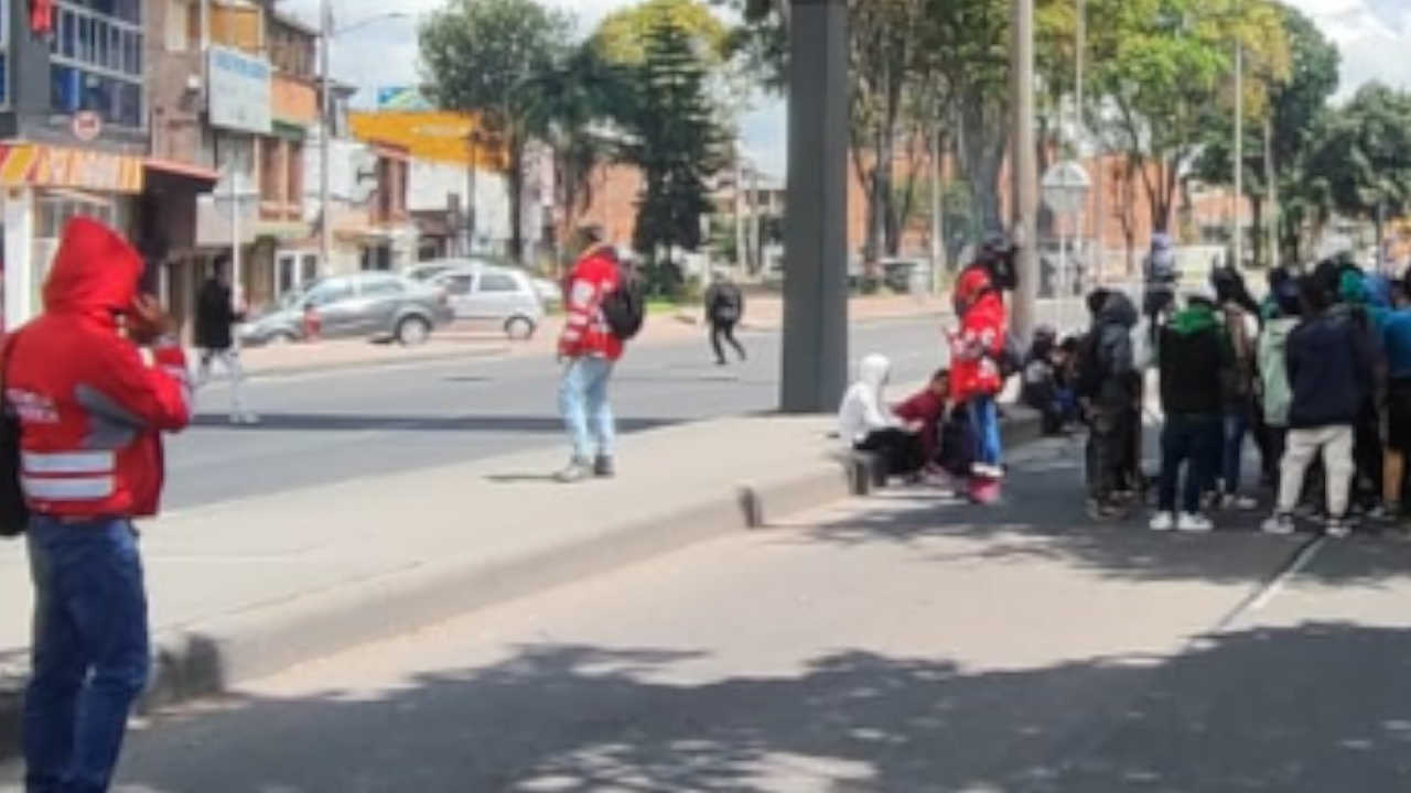 Se registra manifestación indígena en la Calle 80 de Bogotá, ¡Respire profundo que hay taco!