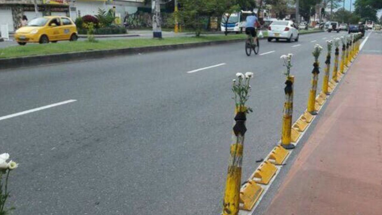 Medellín comienza a retirar estoperoles deteriorados para optimizar el tránsito