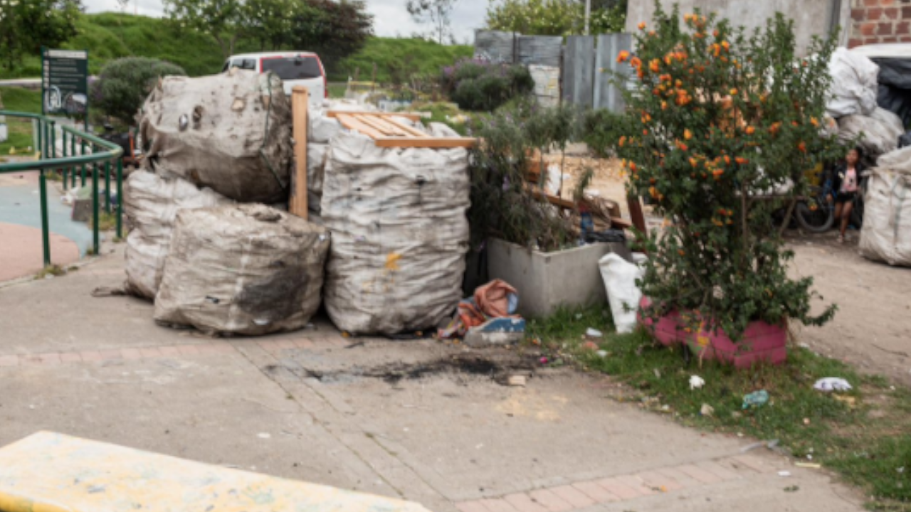 Bogotá enfrenta crisis de basura: Concejo exigió respuestas a la UAESP