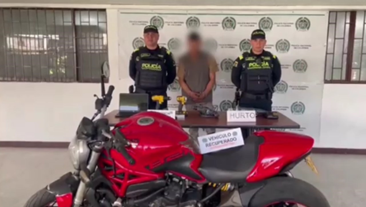 ¡"Extranjero" capturado en Bogotá! Se robó una moto, un computador y otras cositas 1 ¡"Extranjero" capturado en Bogotá! Se robó una moto, un computador y otras cositas
