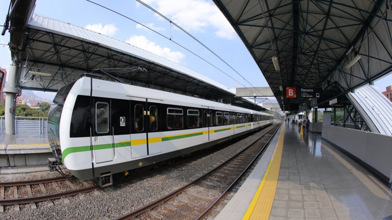 ¡Tras ser «atacada» por un Panal de Abejas! La línea B ya opera con normalidad