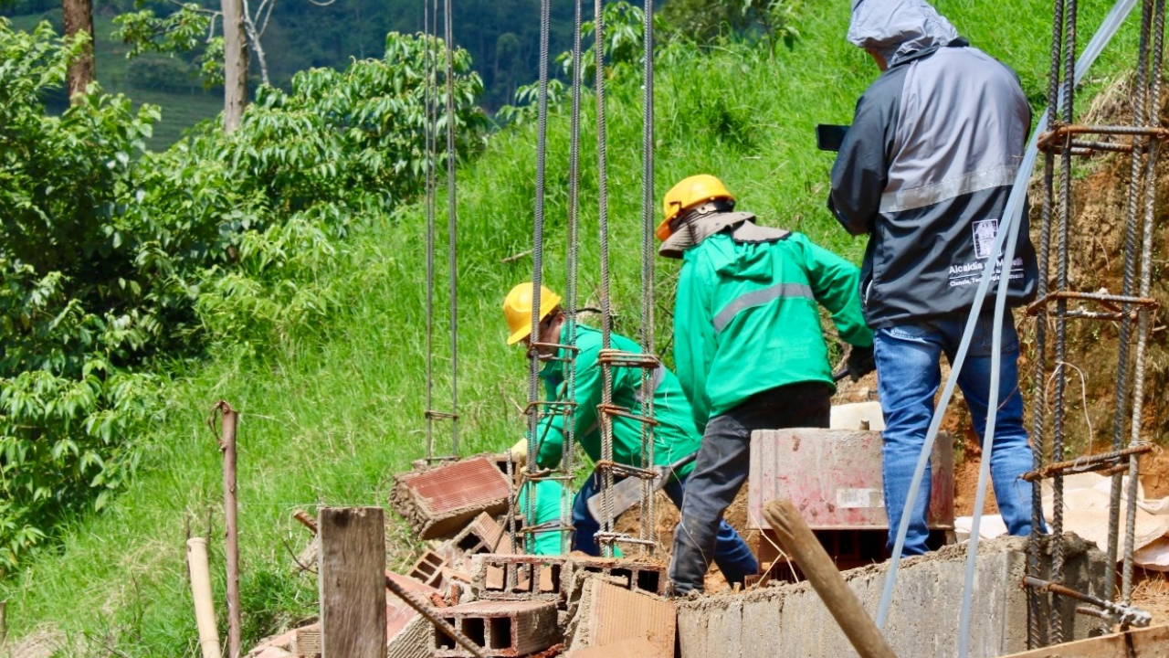 Demolición de viviendas sin licencia en San Antonio de Prado