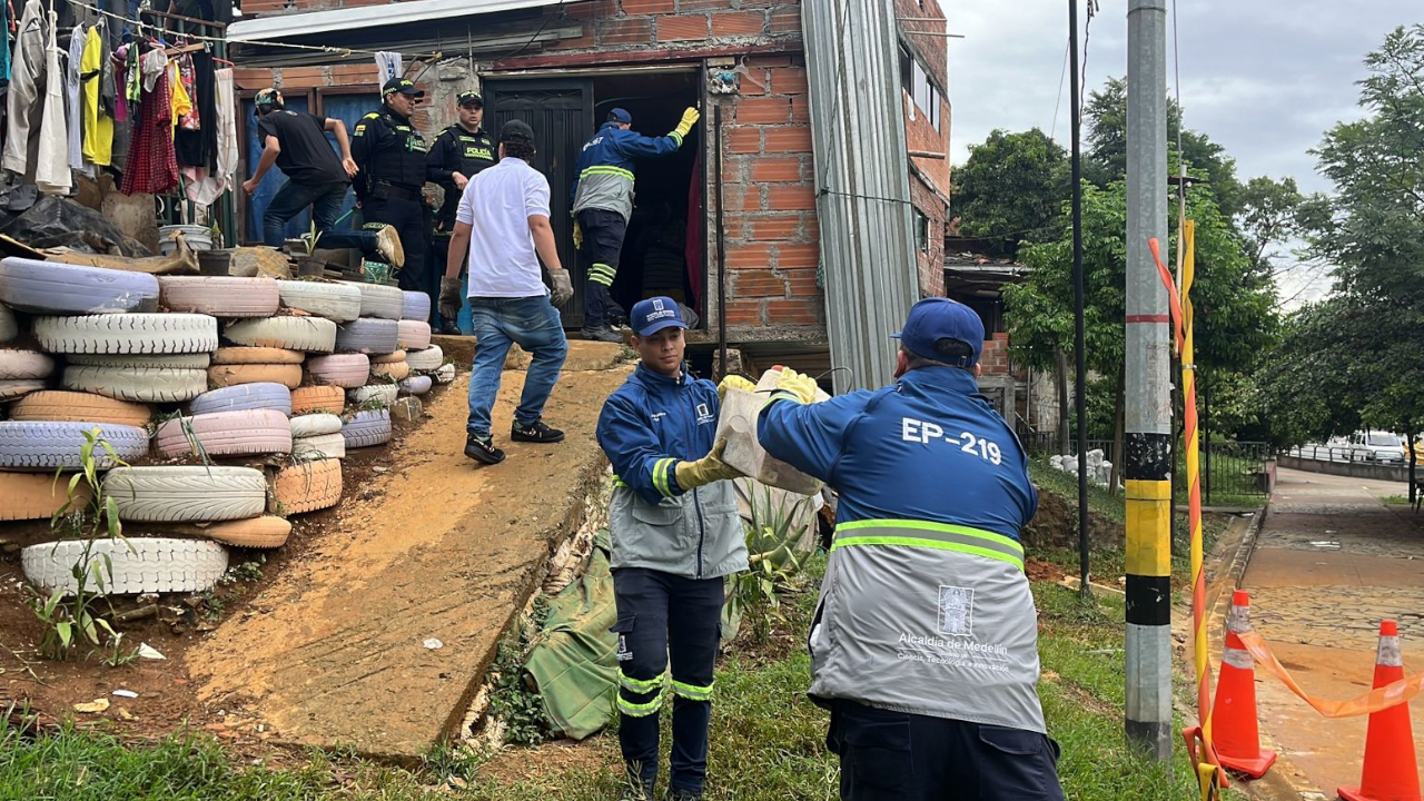 Demuelen estructura ilegal en Aranjuez por incumplimientos