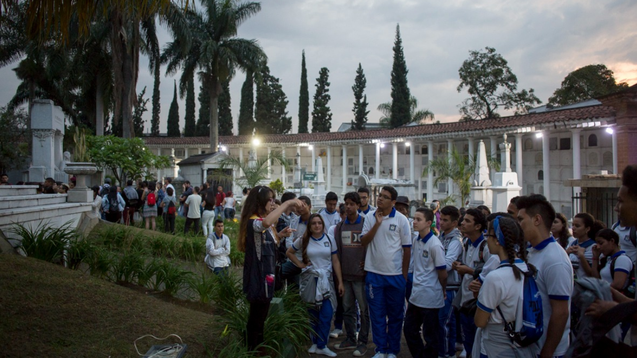 Factura de servicios públicos da acceso cultural en Medellín