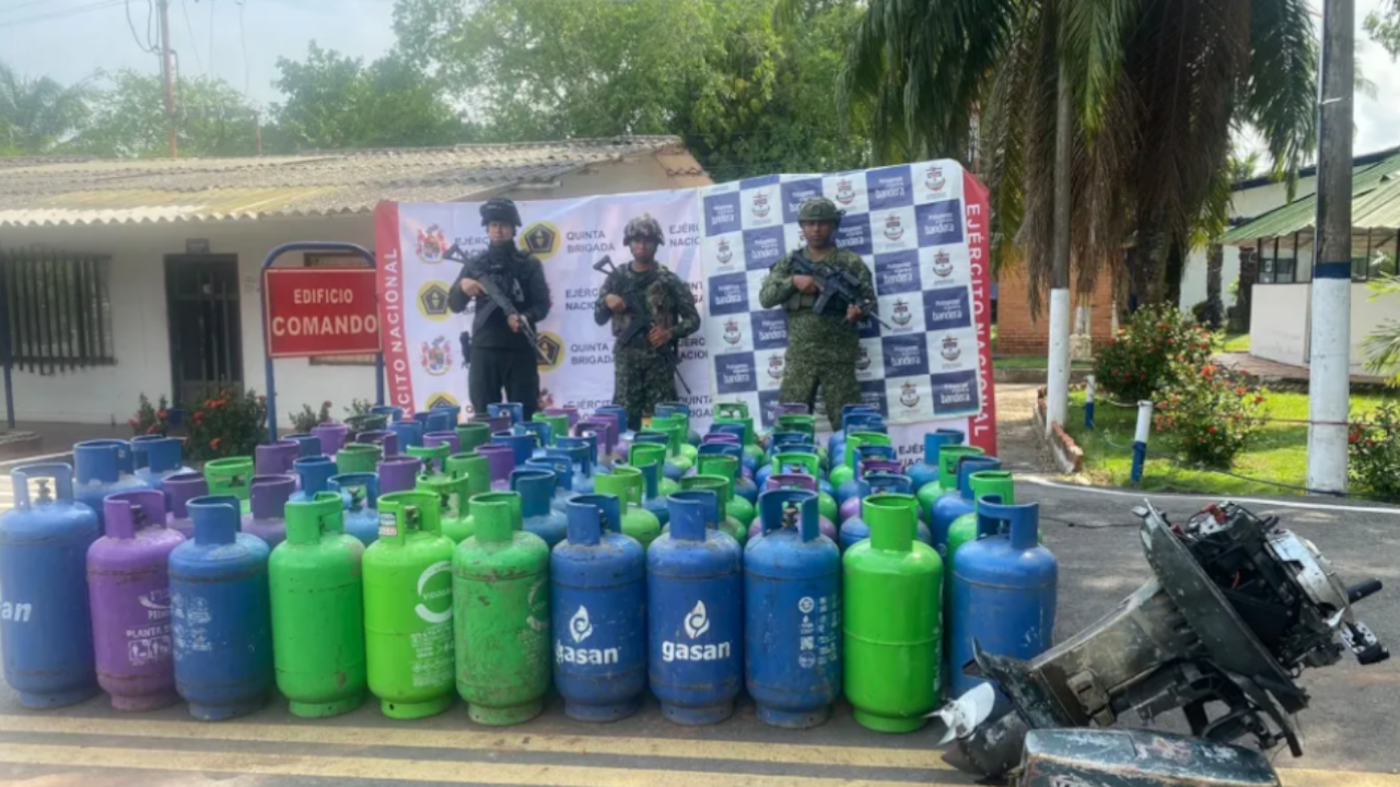 Fuerzas Militares incautan 80 cilindros de gas del ELN en Yondó 