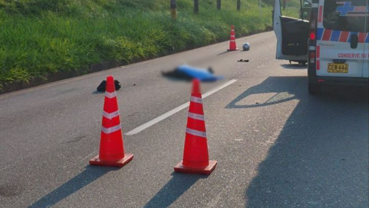 Un motociclista falleció en un accidente de tránsito en la vía Medellín-Girardota