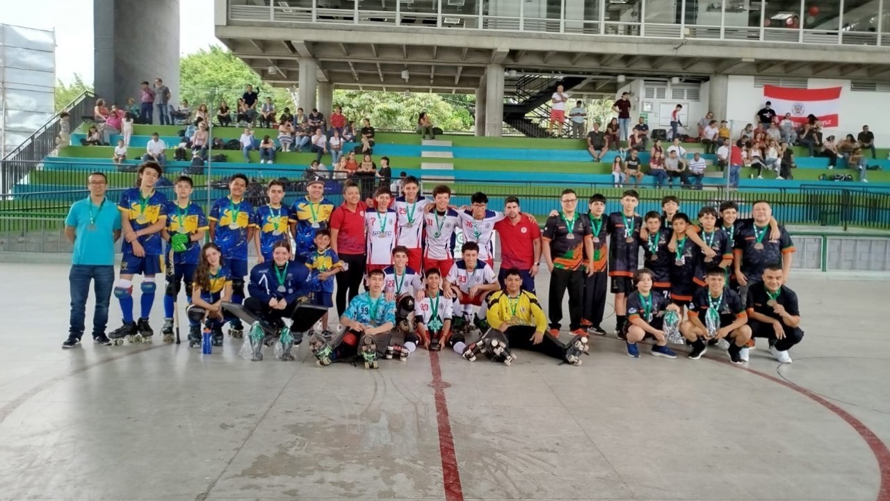 Con doblete de Tomás Carvalho, Club Corazonista se coronó campeón del Interclubes de Hockey en categoría Cadetes 5 hockey3