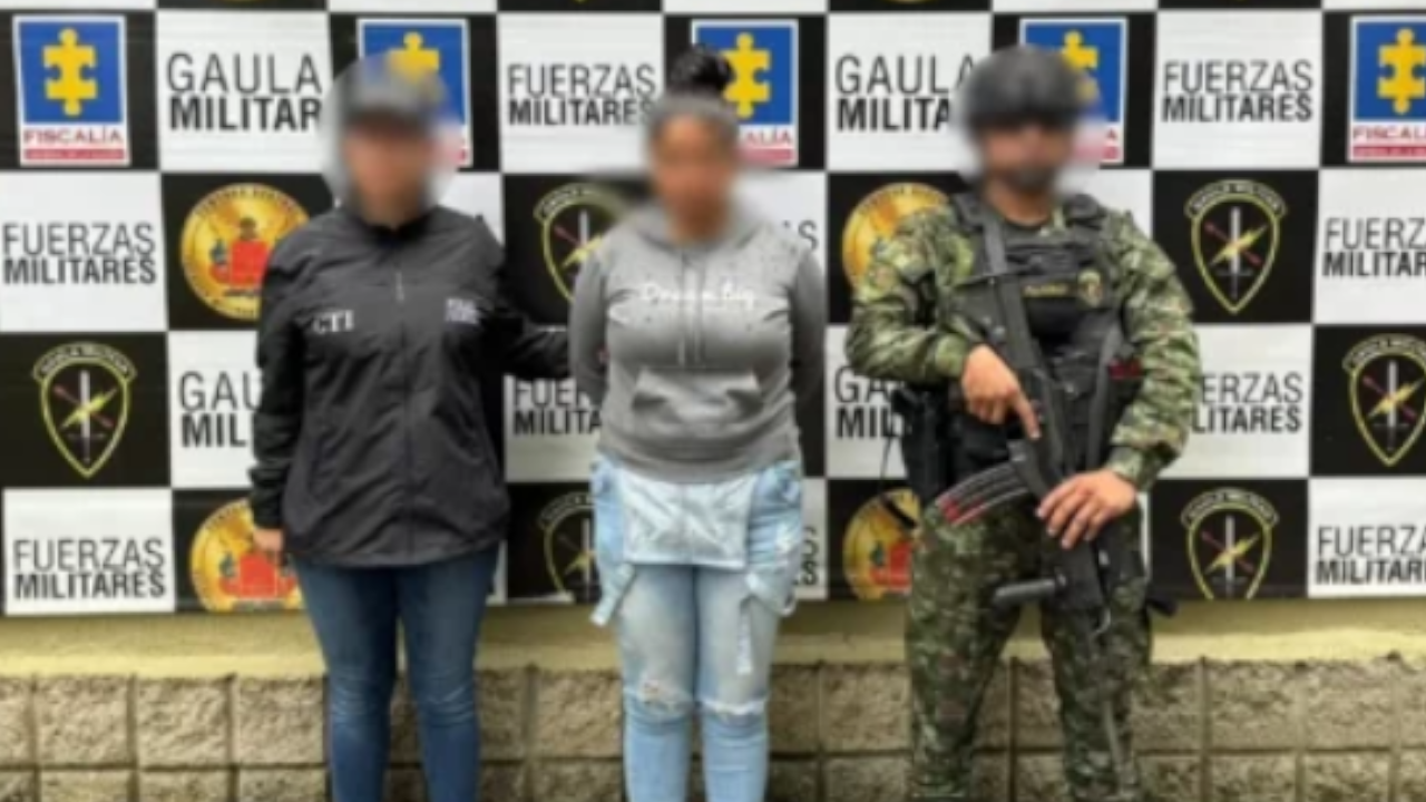 Capturan en flagrancia a presunta extorsionista en Santa Bárbara