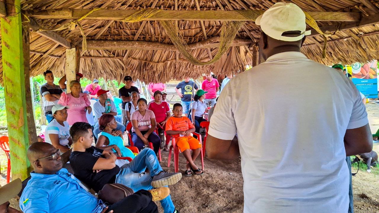 Gobierno entrega más de 300 millones en herramientas e insumos para proyecto platanero en Urabá 7 Gobierno entrega más de 300 millones en herramientas e insumos para proyecto platanero en Urabá