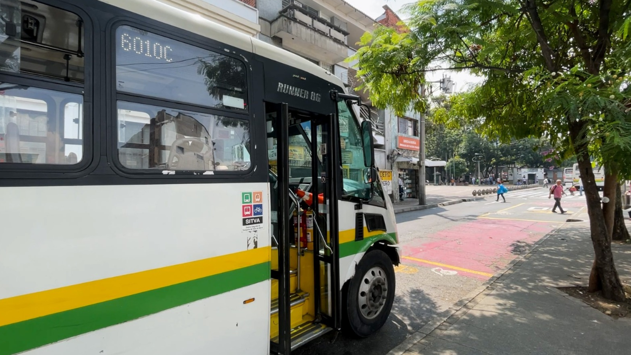 Nueva ruta del Sistema Alimentador Oriental conecta a estudiantes del ITM con el metro