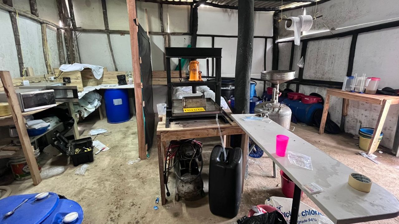 ¡Les dañaron "el negocio"! Cae fábrica de drogas: destruyen laboratorio en San Luis, Antioquia 2 laboratorio 3