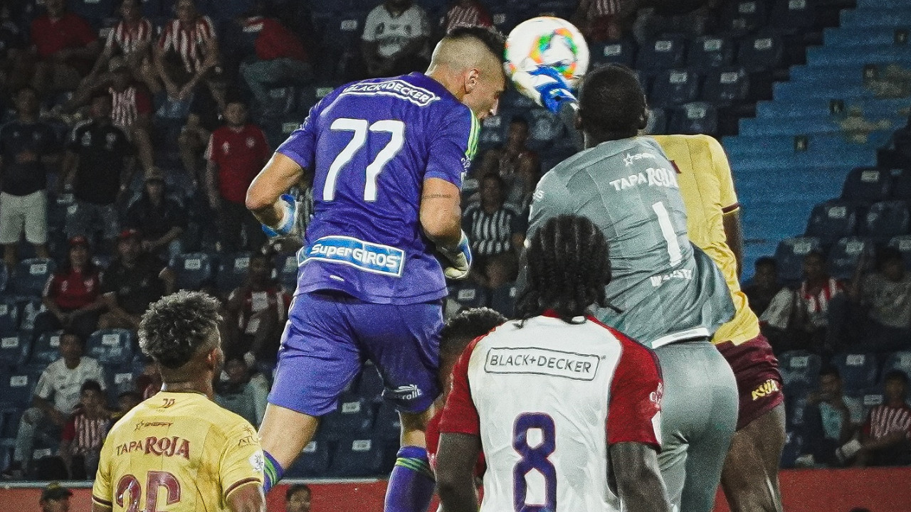 MELEs meto!: “A Junior tienen que matarlo”