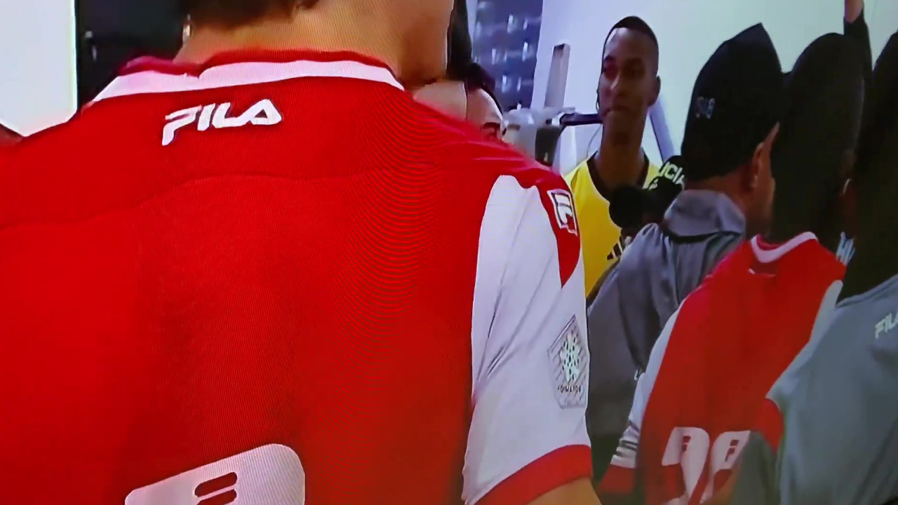 Clásico bogotano terminó en trifulca entre los equipos