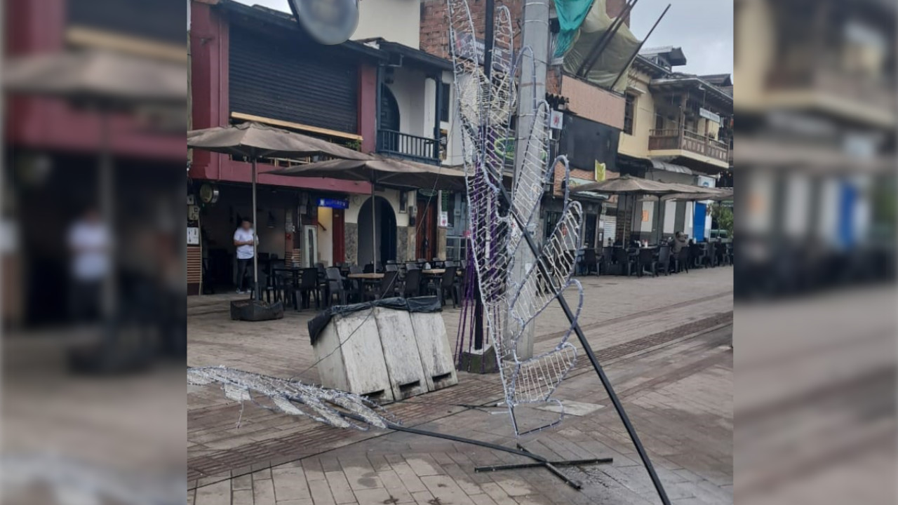 'Les duró unos días' Rechazan la destrucción de los alumbrados navideños en Guarne2