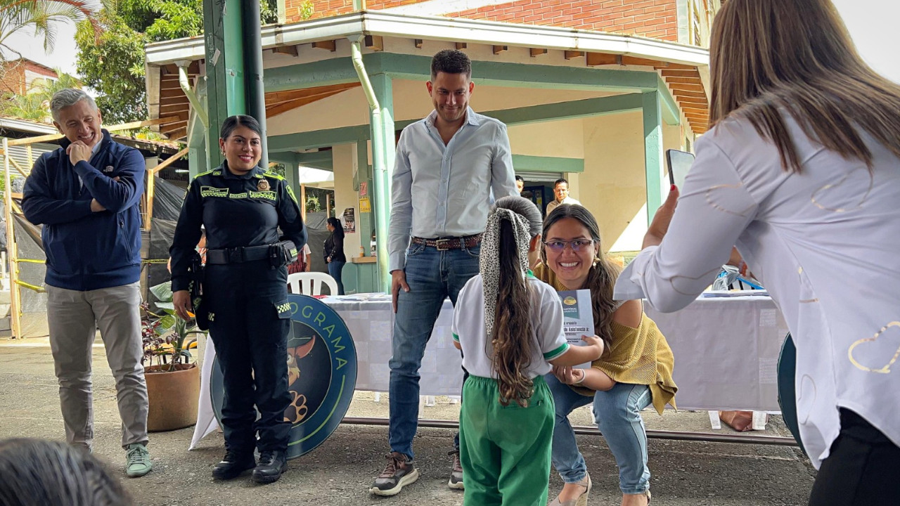 Más de mil estudiantes de Medellín participan en programa para prevención del consumo de drogas