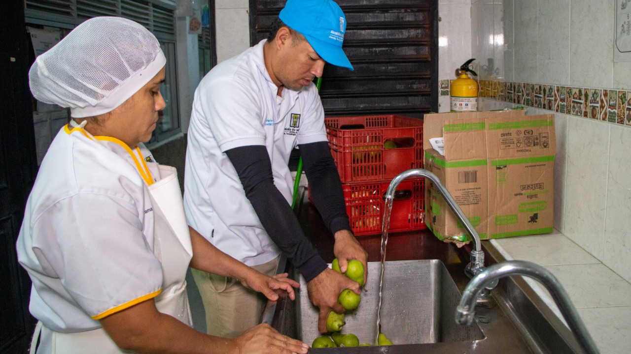 ¡Aprobado con nota alta! Estudiantes de Medellín se encuentran satisfechos con el PAE