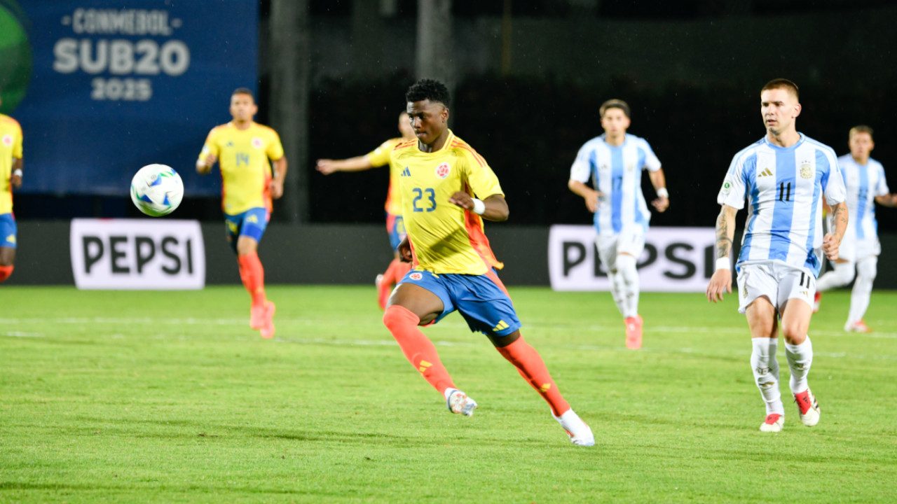Colombia debutó en el Sudamericano contra Argentina