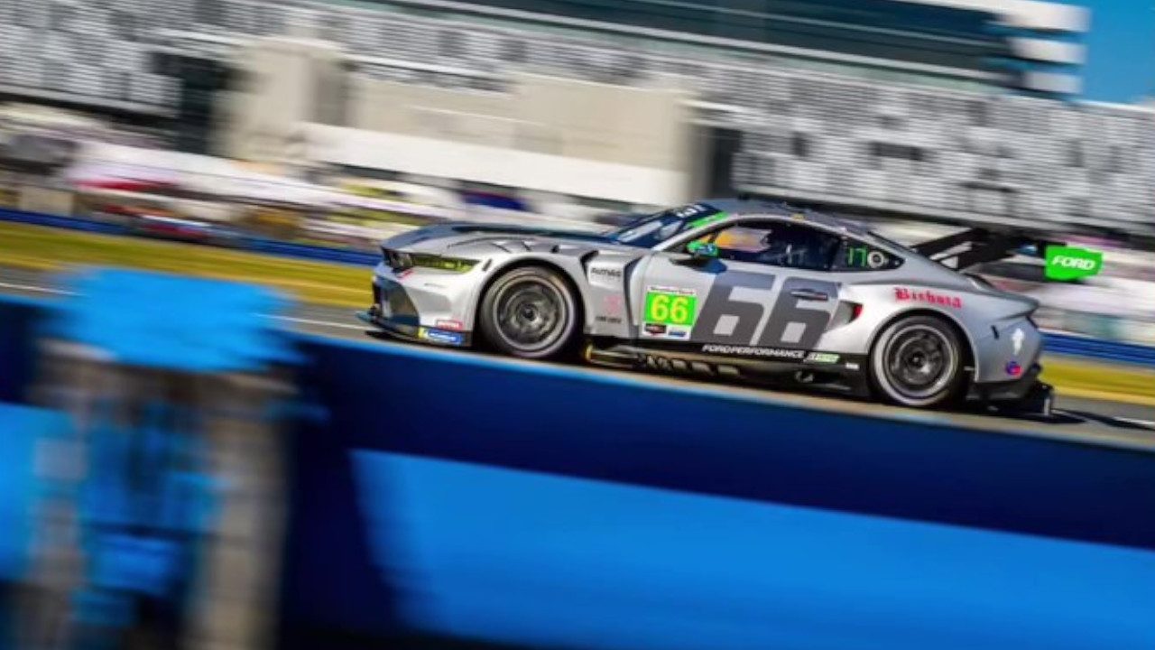 Ardua labor de Tatiana Calderón en el Roar Before en Daytona