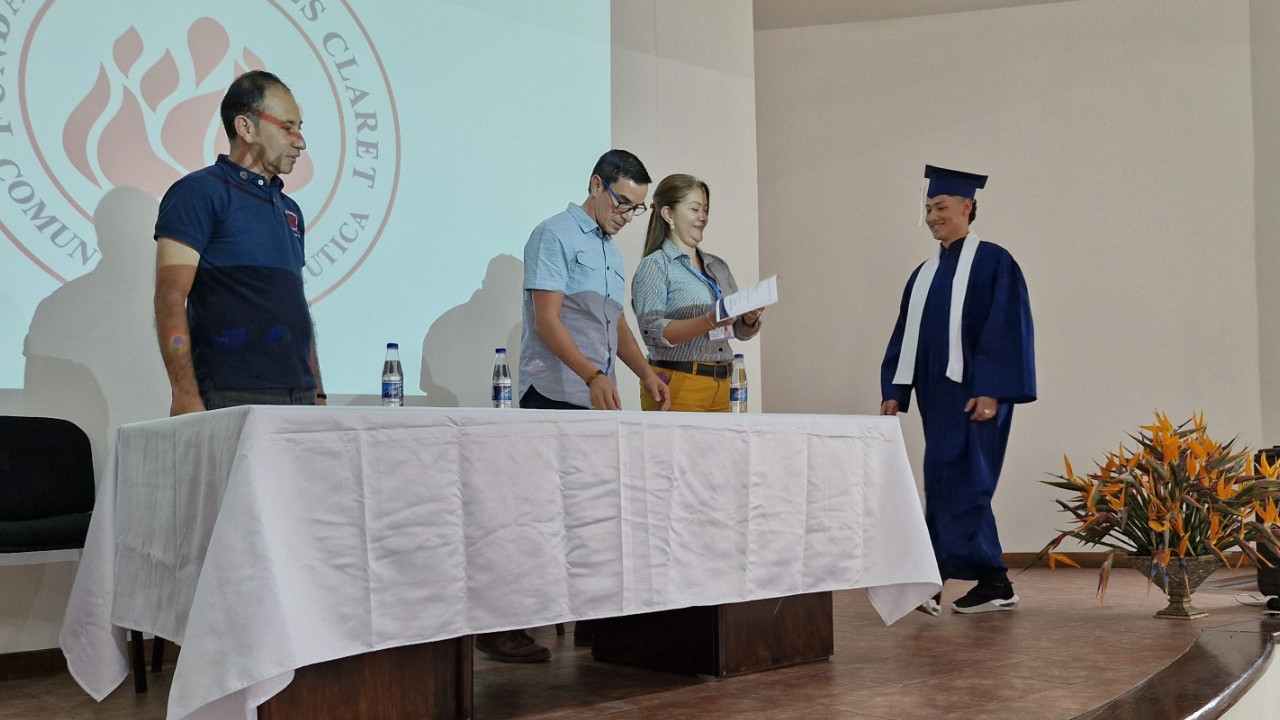 21 jóvenes dejan atrás las calles de Medellín y regresan a sus hogares tras una atención integral 1 Ohana de Sueños: 21 jóvenes en Medellín dejan las calles