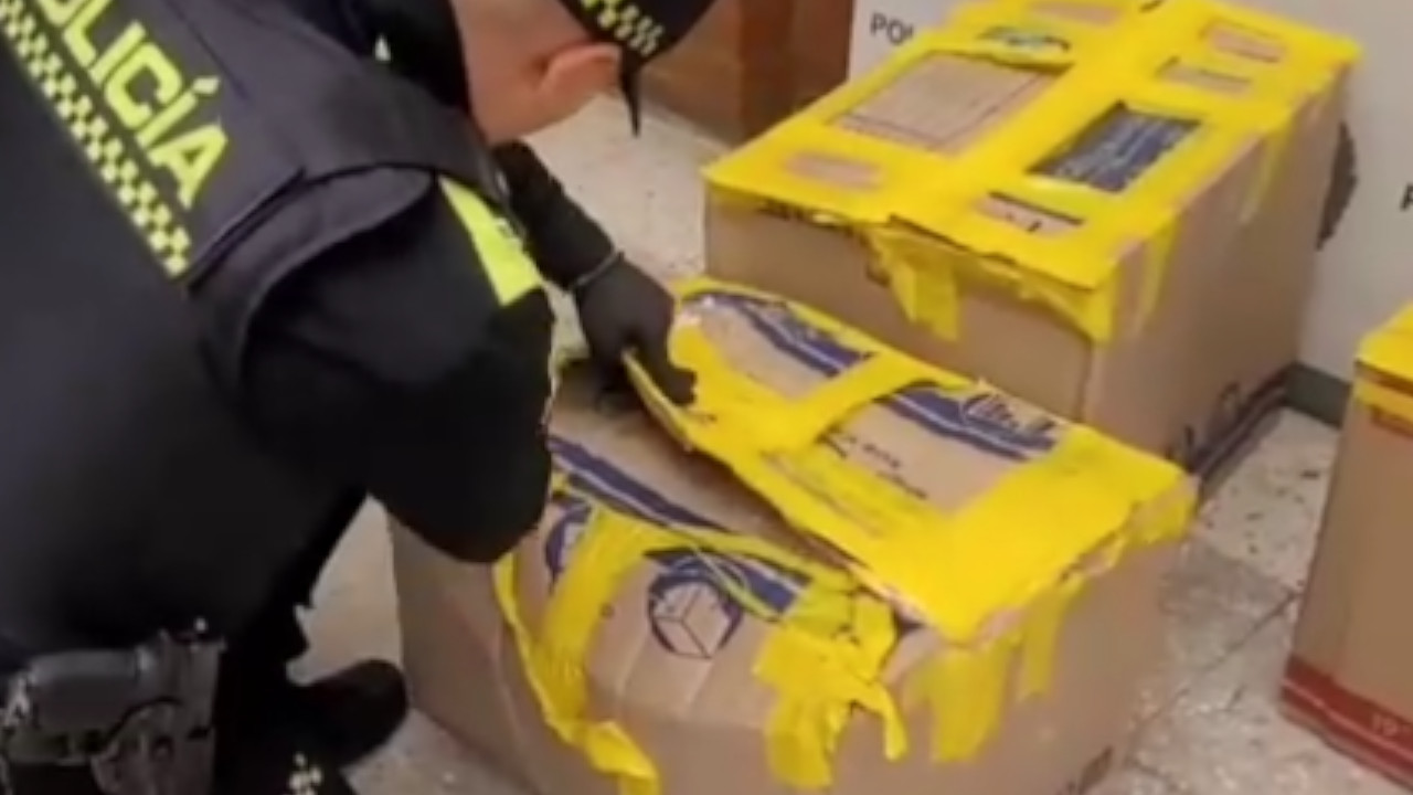 Esconden armas en juguetes para niños en el aeropuerto El Dorado