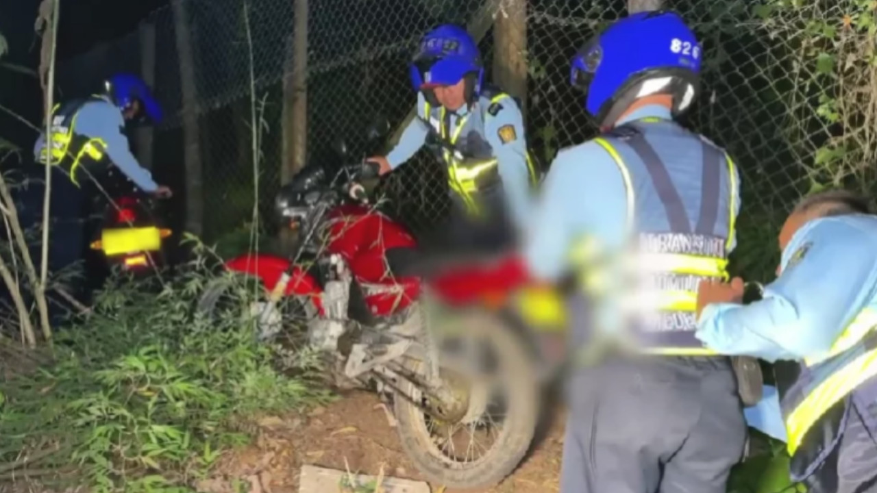  descubren matorrales con motocicletas