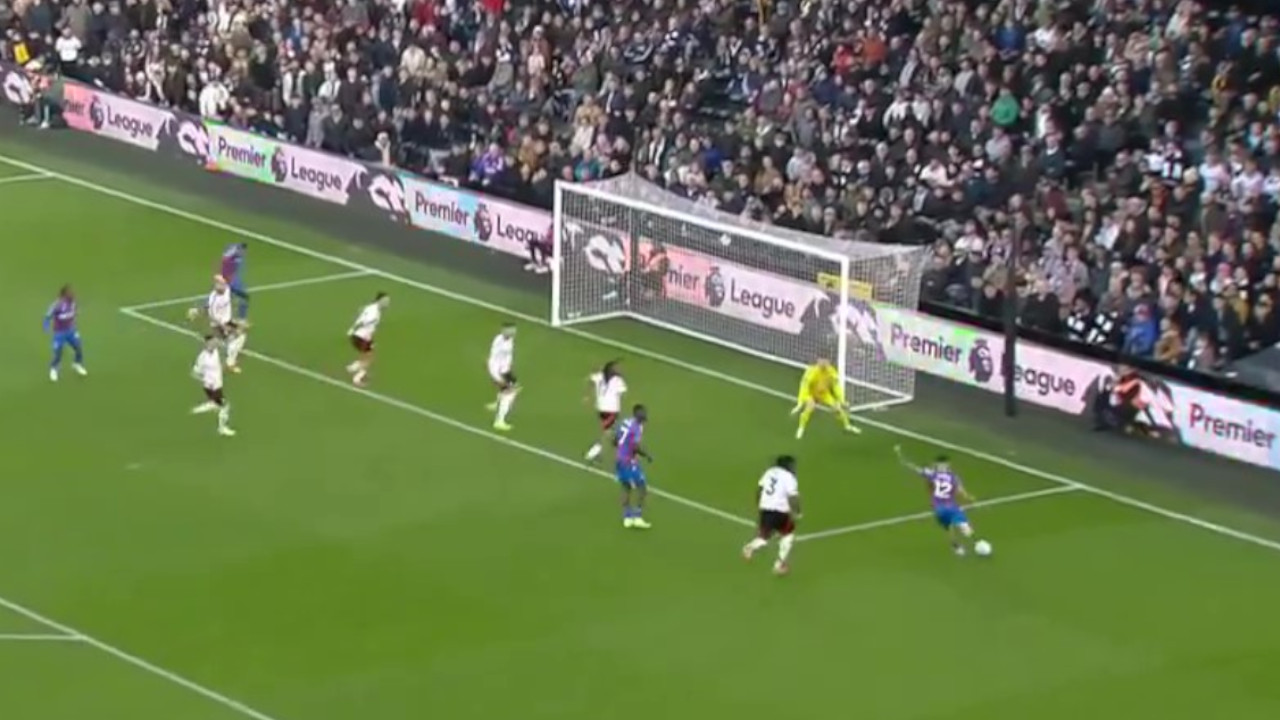 ¡Señor Golazo! Daniel Muñoz la rompe en Inglaterra