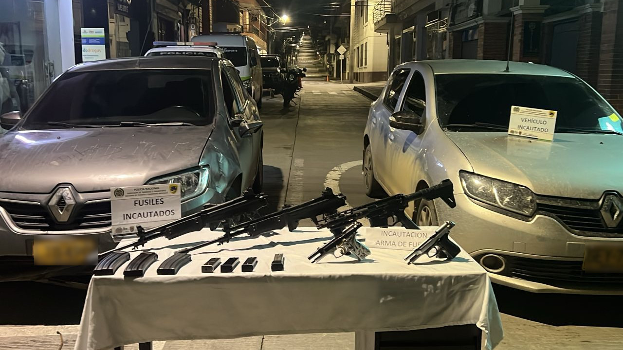 Sujetos fueron sorprendidos con fusiles y pistolas en Antioquia