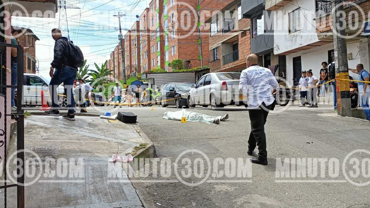 ¡Le dieron seis disparos! Sujetos en moto asesinaron a un hombre en el Doce de Octubre