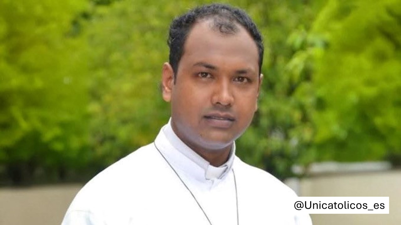 padre Donald Martin Ye Naing Win, sacerdote católico de 44 años, asesinado en birmania