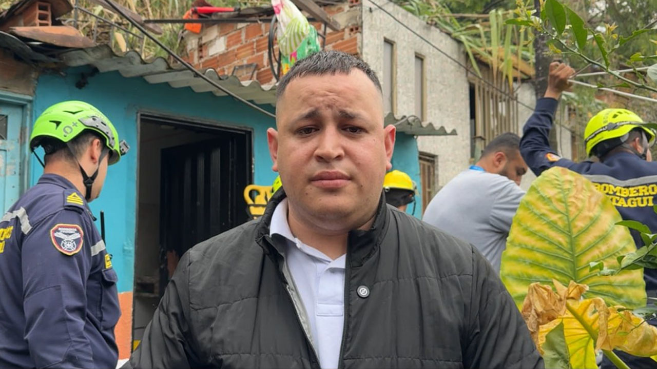 ¡Atención! Nuevo deslizamiento de tierra en Itagüí dejó una persona fallecida y una vivienda tapada