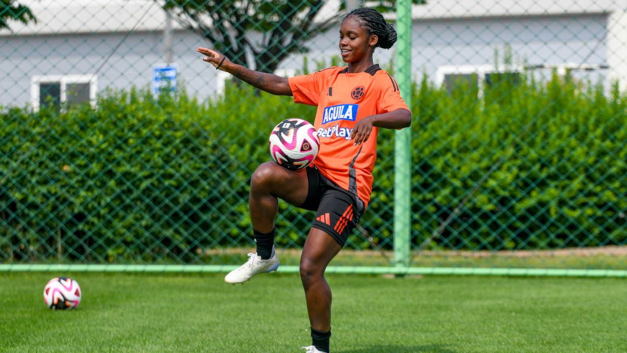 Primer entrenamiento en Seúl: La Selección femenina de mayores se prepara para sus dos amistosos