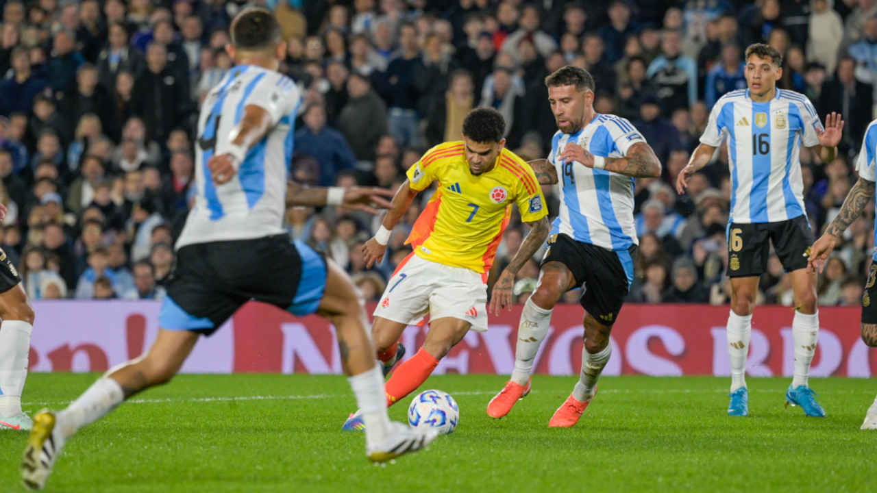 Milagroso gol de Argentina le curó el calambre a Lucumí: Colombia no pudo sostener la victoria