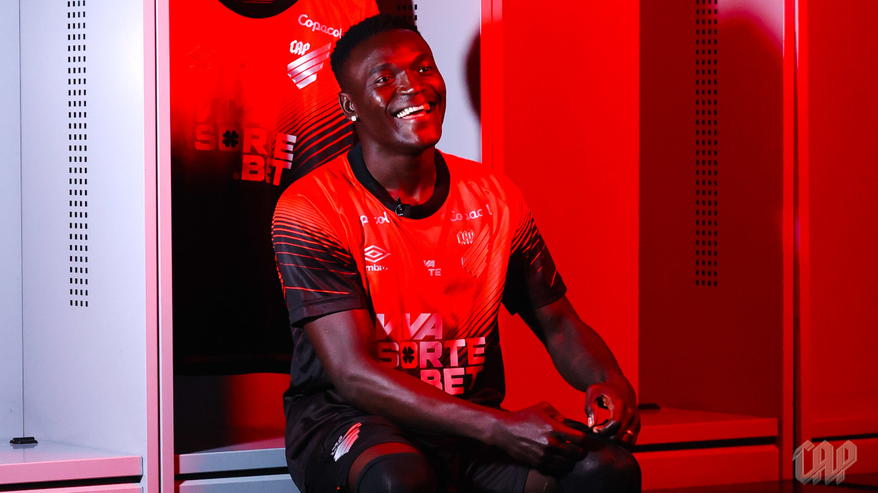 ¡El tren es del huracán! Kevin Viveros ya fue presentado