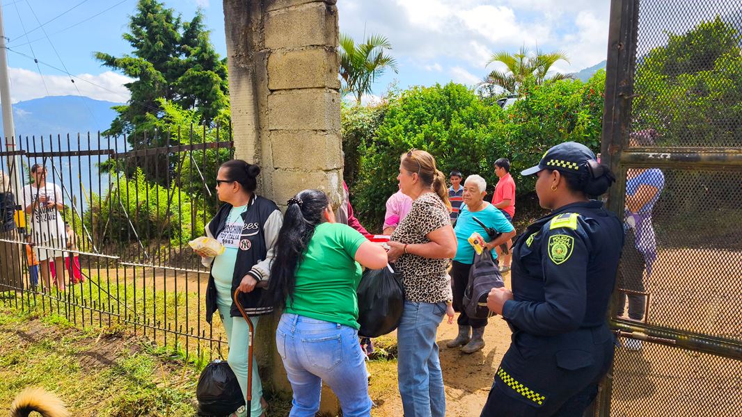 ¡Atención! Ya son 18 las víctimas por el deslizamiento en Granizal, Bello